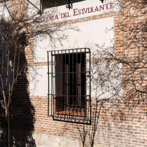Fachada de la Hostería del Estudiante del Parador de Alcalá de Henares