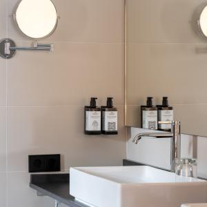 Detalle baño de habitación del Parador de Bielsa