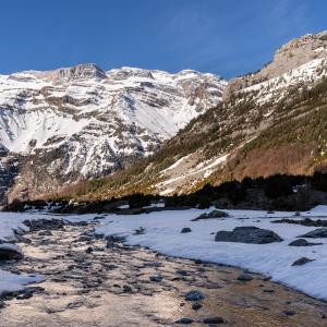 Río en La Larri en el entorno del Parador de Bielsa