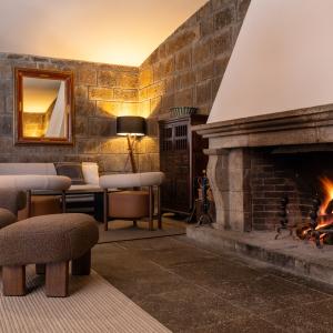 Salón de chimenea del Parador de Bielsa