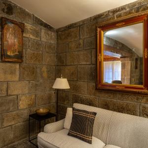 Rincón de descanso para clientes en el Parador de Bielsa