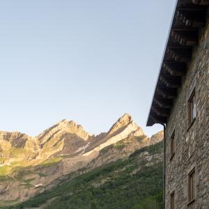 Detalle de montañas tras el Parador de Bielsa