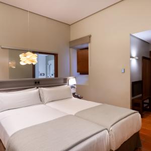 Habitación doble accesible en el Parador de Cáceres