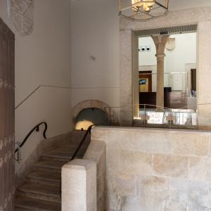 Escalera de acceso al Parador de Cáceres