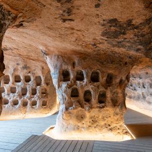 La cueva de los cien pilares cerca del Parador de Calahorra