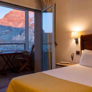 Habitación al atardecer en el Parador de Las Cañadas del Teide