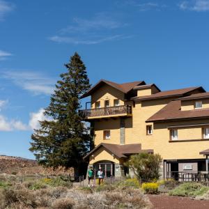 Detalle de la entrada del Parador de Las Cañadas del Teide