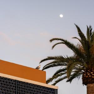 Detalle de la fachada del Parador de Ceuta