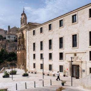 Fachada histórica del Parador de Cuenca