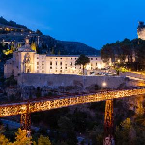 Vista nocturna del Parador de Cuenca