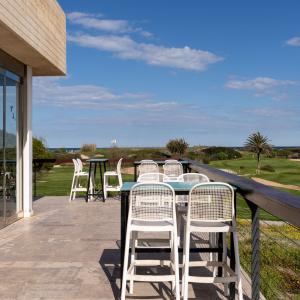 Terraza del espacio gastronómico del Parador de El Saler