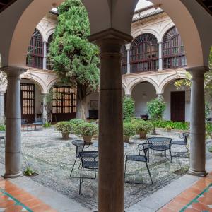 Vista del patio del Parador de Granada