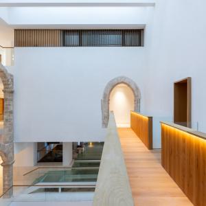 Pasarela interior del Parador de Ibiza