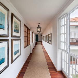 Pasillo de habitaciones del Parador de La Palma