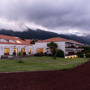 Vista semi nocturna del Parador de La Palma