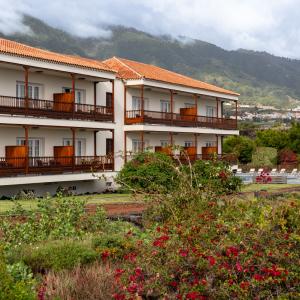 Vista lateral de la fachada del Parador de La Palma