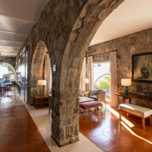 Salón de clientes del Parador de Málaga Gibralfaro