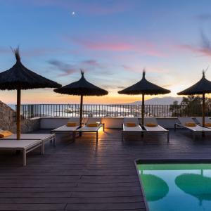 Piscina panorámica del Parador de Málaga Gibralfaro