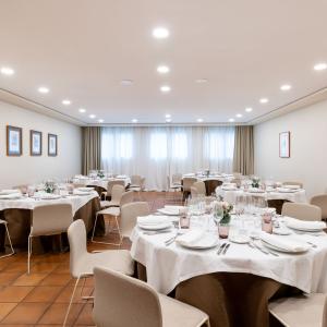 Montaje en salón del Parador de Málaga Gibralfaro