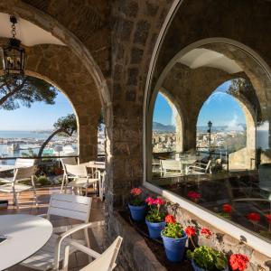 Terraza cafetería del Parador de Málaga Gibralfaro