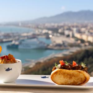 Brioche de carrillera del Parador de Málaga Gibralfaro
