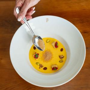 Crema de mango del Parador de Málaga Gibralfaro