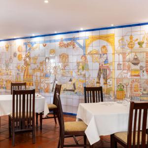 Interior del Parador de Manzanares, zona de restaurante