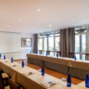 Montaje en u en salón del Parador de Manzanares