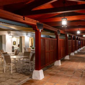 Terraza y galería del Parador de Manzanares