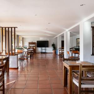 Interior del Parador de Manzanares, zona de la cafetería
