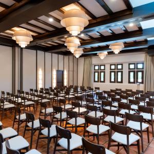 Montaje de evento en salón del Parador de Olite-Erriberri