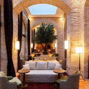 Arcos de zona común del Parador de Olite-Erriberri