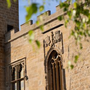 Ventana con arcos del Parador de Olite-Erriberri