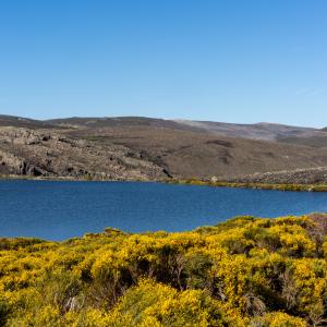 Laguna de los Peces en el entorno del Parador de Puebla de Sanabria