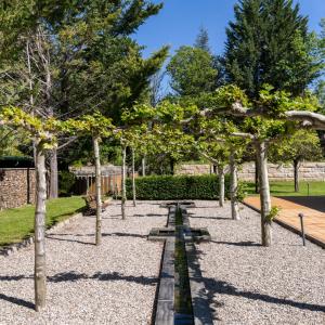 Jardín con fuentes del Parador de Puebla de Sanabria