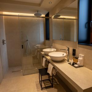 Baño de habitación del Parador de Santillana Altamira