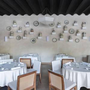 Detalle del restaurante del Parador de Santillana Gil Blas