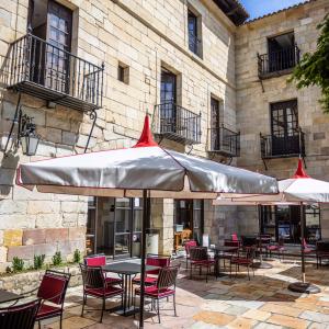 Detalle de la terraza del Parador de Santillana Gil Blas