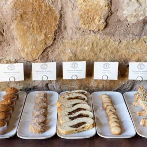 Montaje buffet de desayuno del Parador de Sigüenza