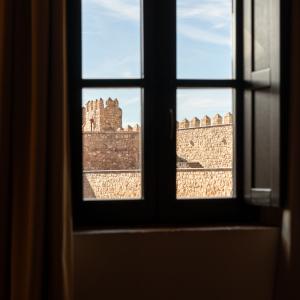 Detalle ventana del Parador de Sigüenza