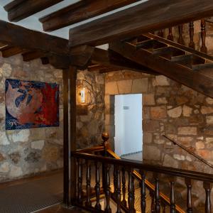 Escaleras de las habitaciones del Parador de Sigüenza