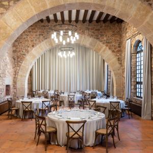 Montaje de banquete en el Parador de Sigüenza