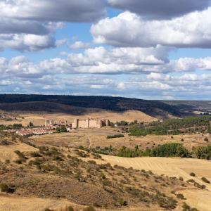 Vista general del Parador de Sigüenza en contexto