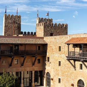 Detalle de la fachada interior del Parador de Sigüenza