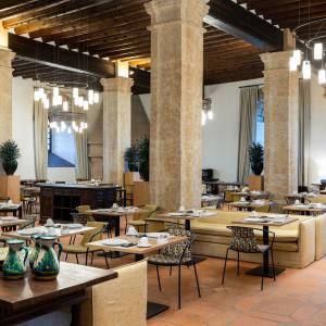 Vista general del salón de desayunos del Parador de Sigüenza