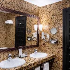 Baño de habitación del Parador de Trujillo