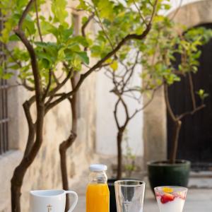 Montaje de desayuno en el Parador de Trujillo