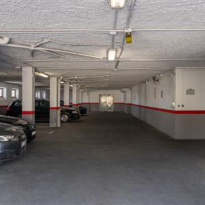 Parking interior de pago del Parador de Trujillo