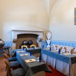 Montaje corporativo en salón del Parador de Trujillo