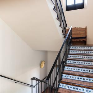 Detalle de escalera del Parador de Trujillo